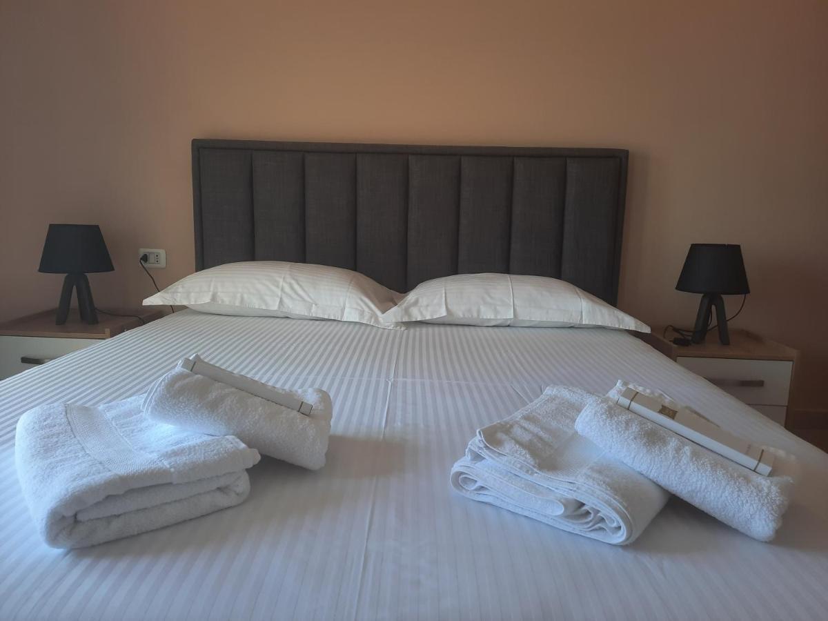 Antea Apartment 3 Vlorë Buitenkant foto